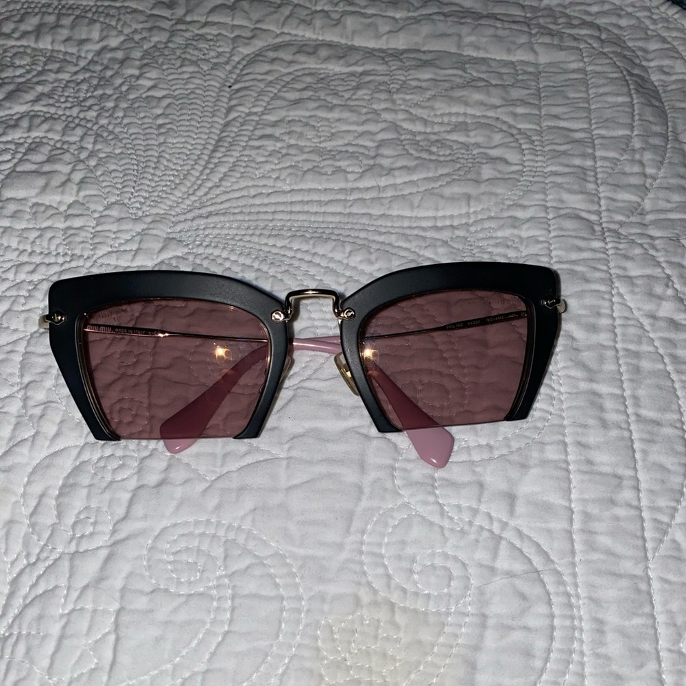 Miu Miu Sunglasses Black Frame